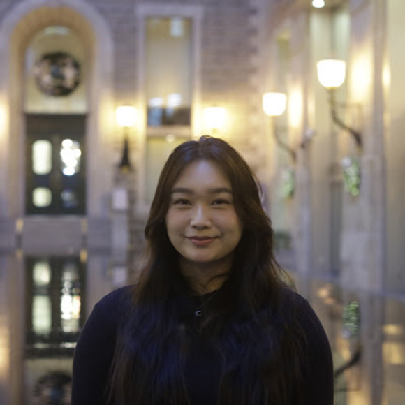 Meet your Posher, Esther - Picture 1 of 1